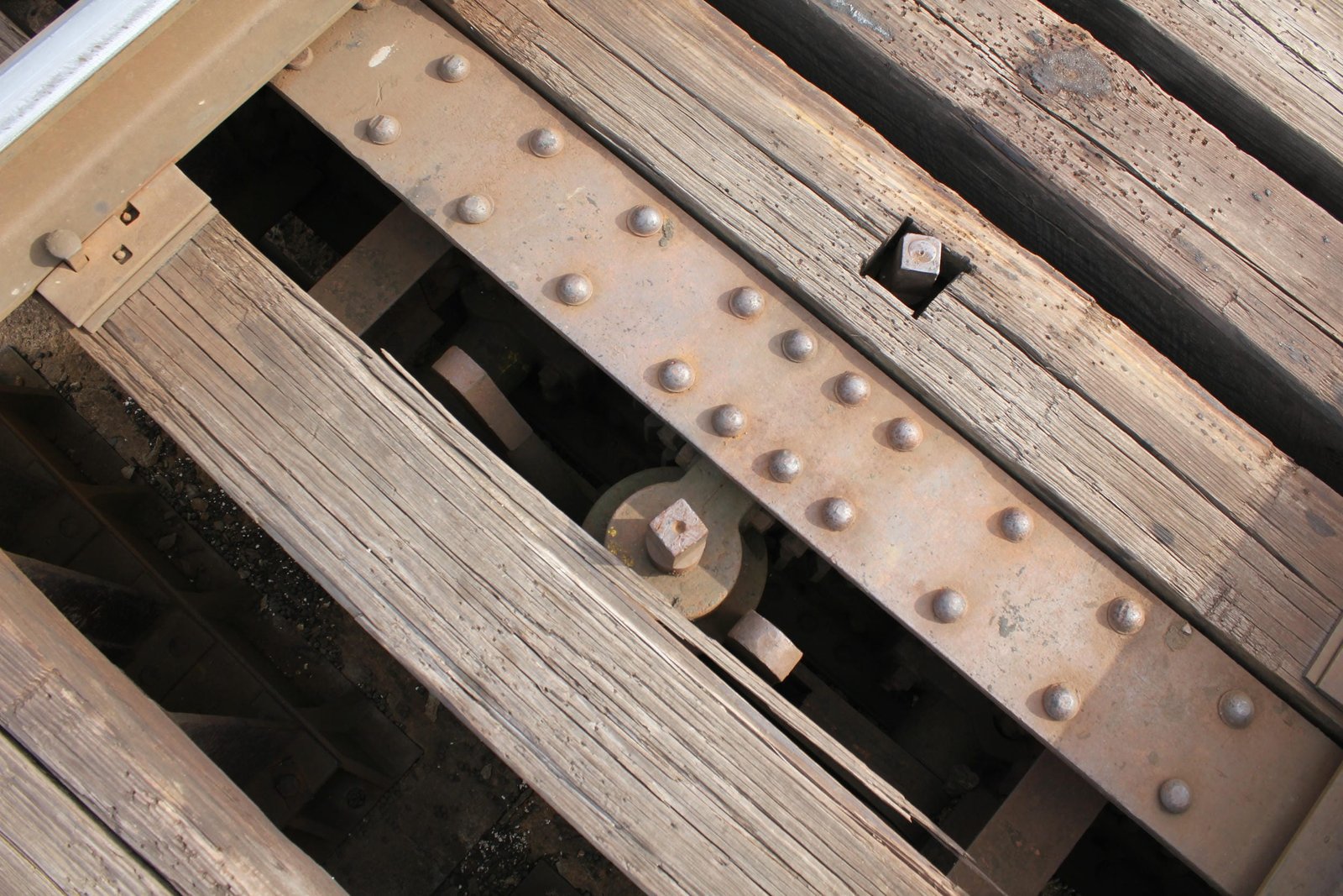 Key shaft for turning span